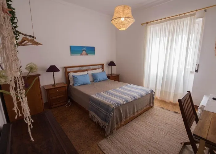 בית הארחה Casa Do Mar - Big Wave Spotter House נאזרה